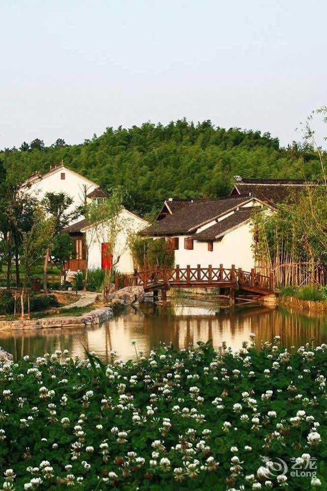 Suzhou Greendoor Resort Hotel Bagian luar foto